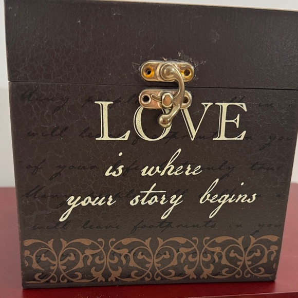 Wooden recipe box with the text "LOVE is where your story begins" on the front - Picture 3 of 9